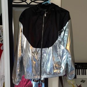 Reflective wind breaker